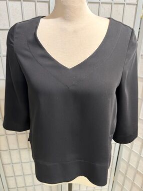 Tristan Black V-Neck Short-Sleeve Blouse, Size Small